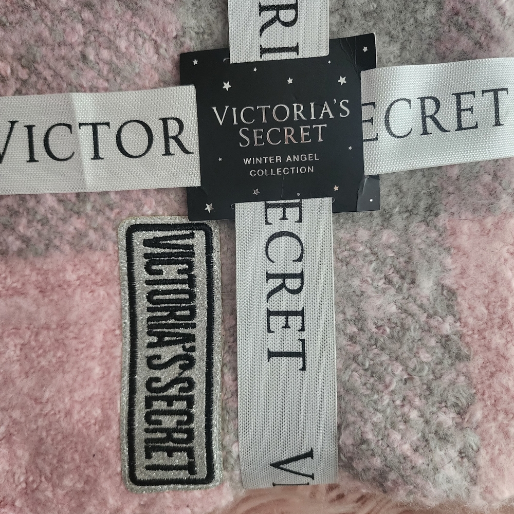 Victoria's Secret Pink & Gray Plush Fringe Scarf - Picture 3 of 6